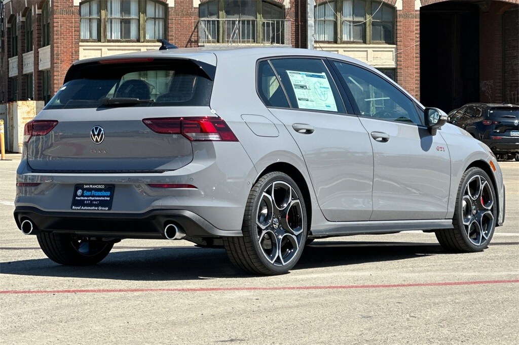 2025 Volkswagen Golf GTI Autobahn photo 4