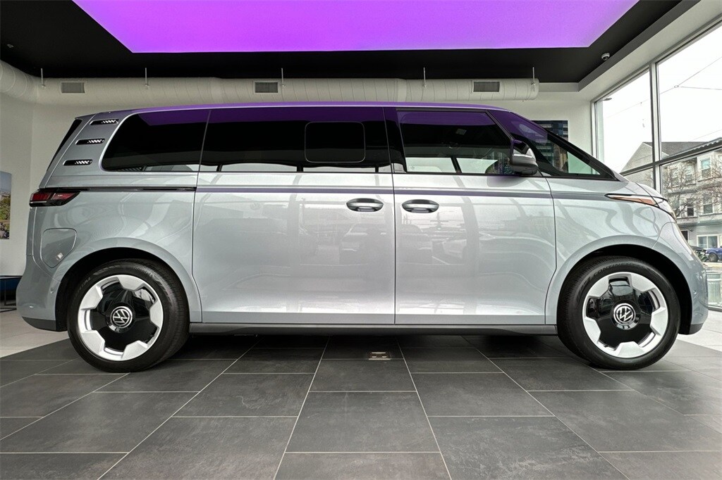 2025 Volkswagen ID. Buzz Pro S photo 3