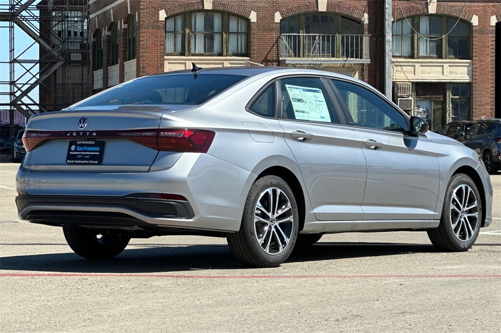 2025 Volkswagen Jetta 1.5T Sport photo 4