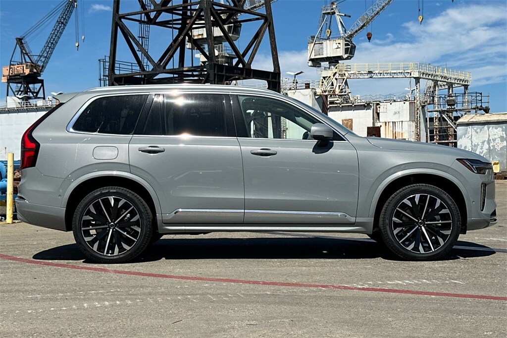 2026 Volvo XC90 B5 Plus photo 3