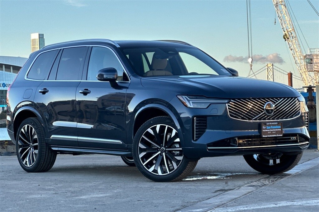 2026 Volvo XC90 B5 Plus photo 2