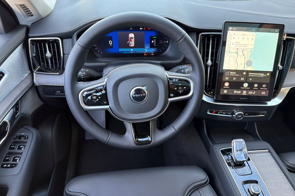 2026 Volvo XC90 Ultra - Photo 14