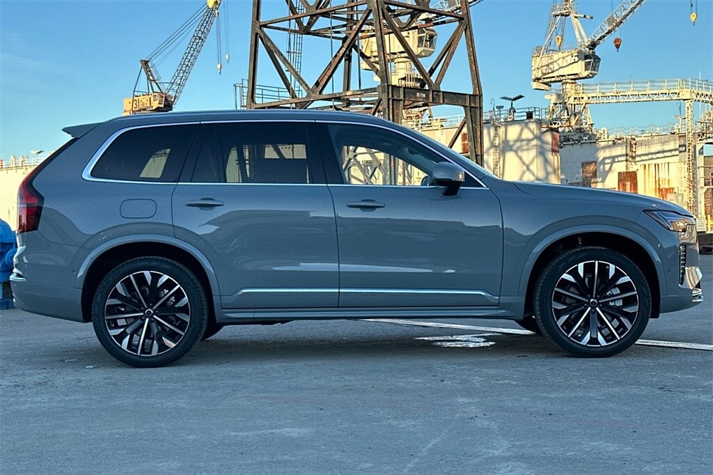 2026 Volvo XC90 B5 Plus photo 3