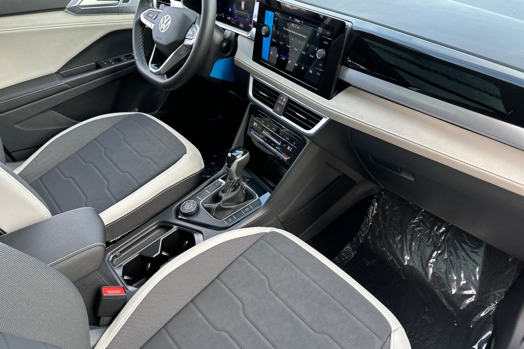 2026 Volkswagen Taos SE - Photo 13