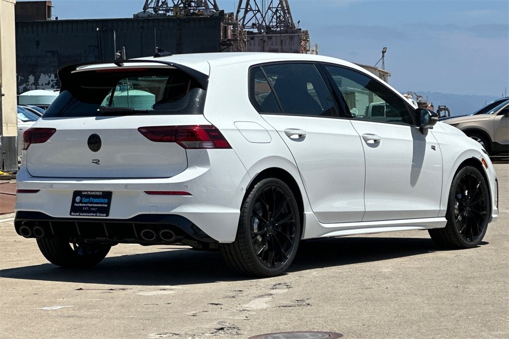 2025 Volkswagen Golf R photo 4