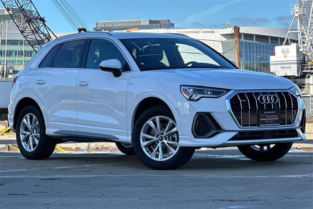 2025 Audi Q3 45 TFSI S line Premium photo 2