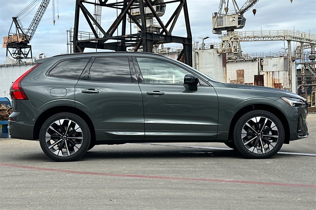 New 2026 Volvo XC60 B5 Plus SUV