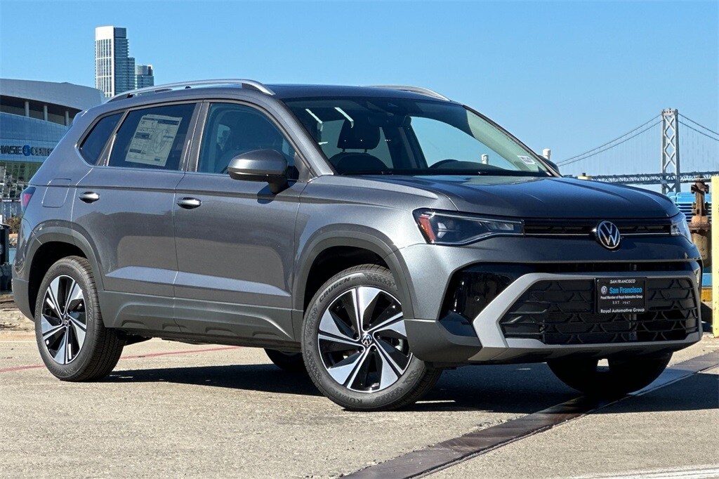 2025 Volkswagen Taos SE photo 2