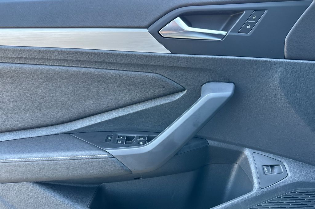 2025 Volkswagen Jetta Sport - Photo 8