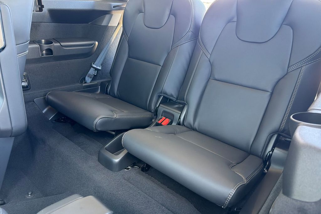 2026 Volvo XC90 Ultra - Photo 15