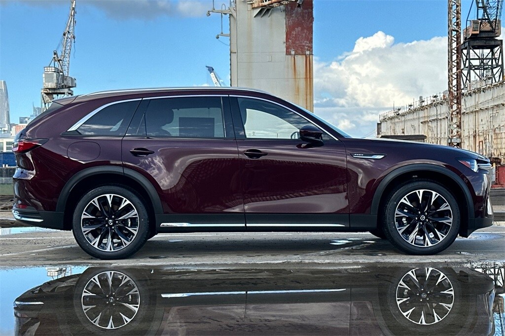 2026 Mazda CX-90 Plug-in Hybrid Premium Plus photo 3