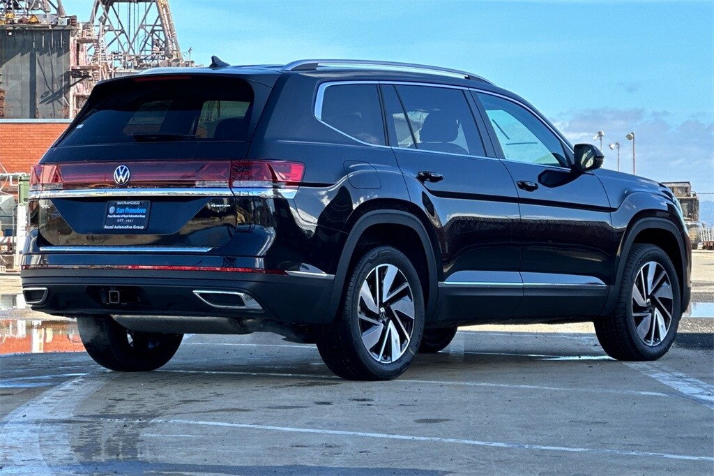 2026 Volkswagen Atlas SEL photo 4