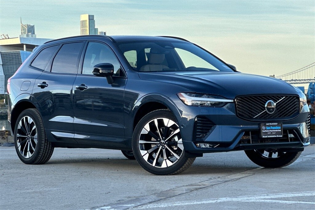 2026 Volvo XC60 B5 Plus photo 2