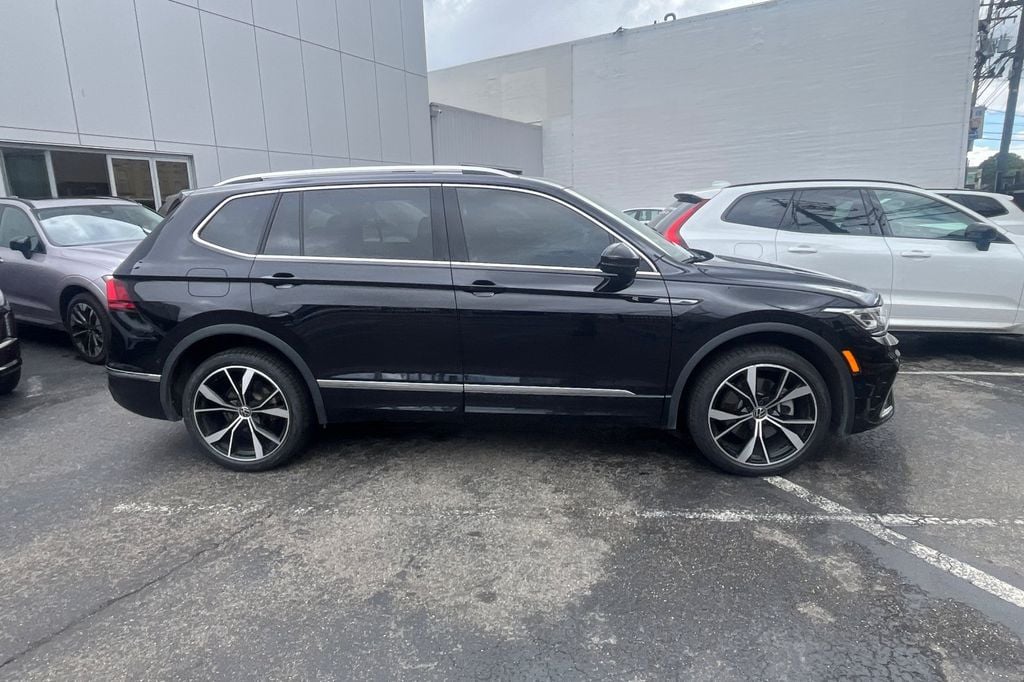 2022 Volkswagen Tiguan 2.0T SEL R-Line photo 3