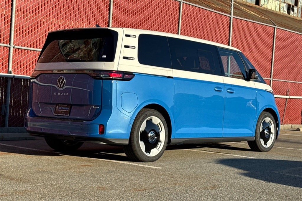 2025 Volkswagen ID. Buzz Pro Plus photo 4