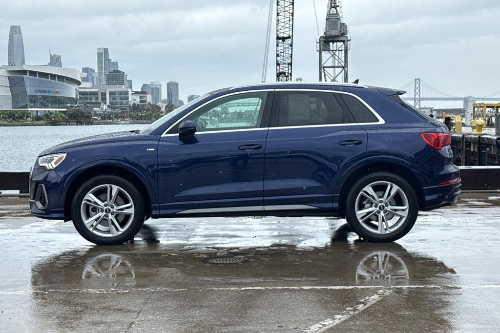 2022 Audi Q3 45 S line Premium photo 6