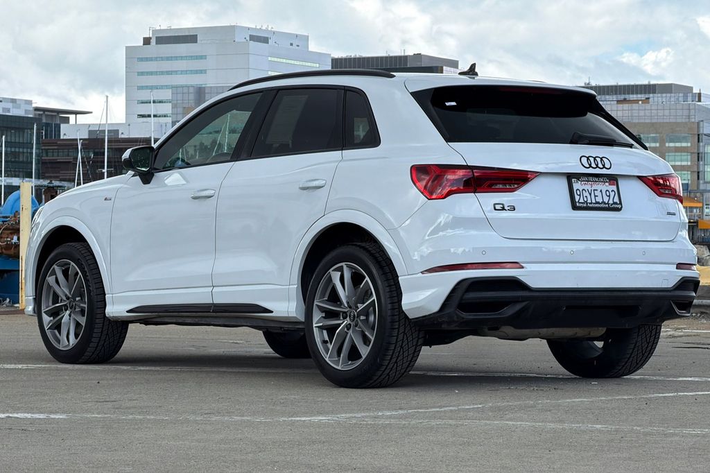 2023 Audi Q3 45 S line Premium photo 5
