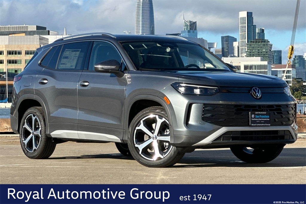 2026 Volkswagen Tiguan SE's photo