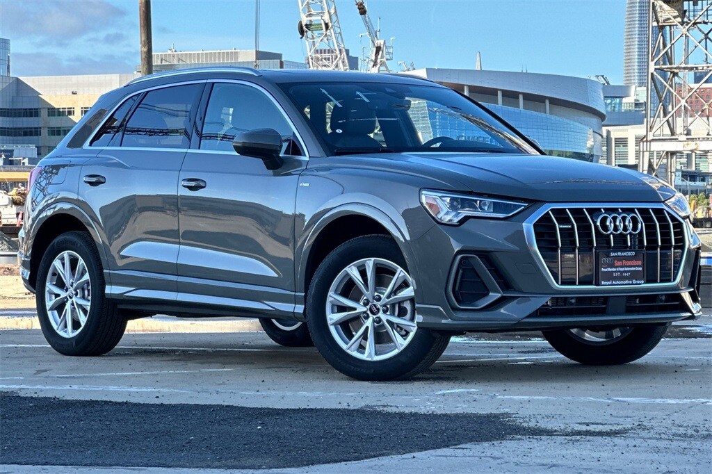 2025 Audi Q3 45 TFSI S line Premium photo 2