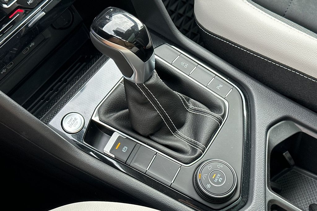 2025 Volkswagen Taos SE - Photo 18