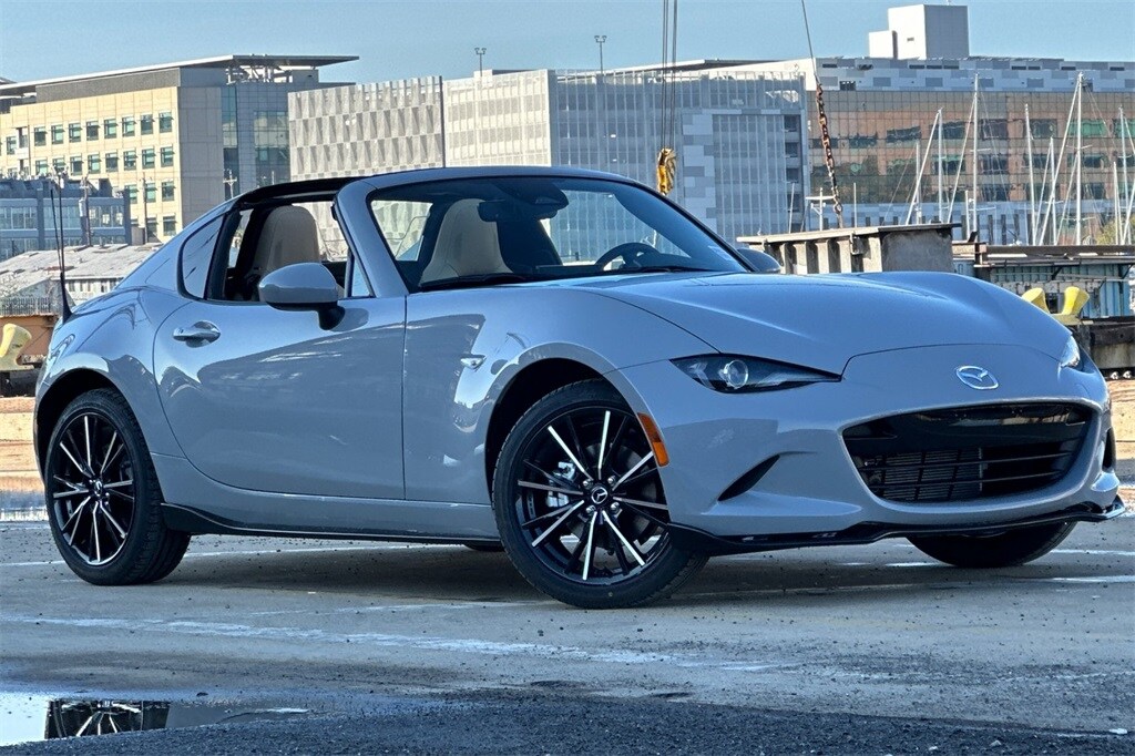 2025 Mazda MX-5 Miata Miata RF Grand Touring photo 2