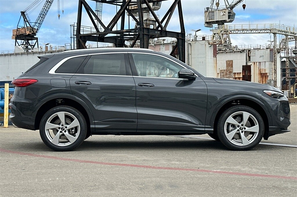 2025 Audi Q5 2.0T Premium Plus photo 3