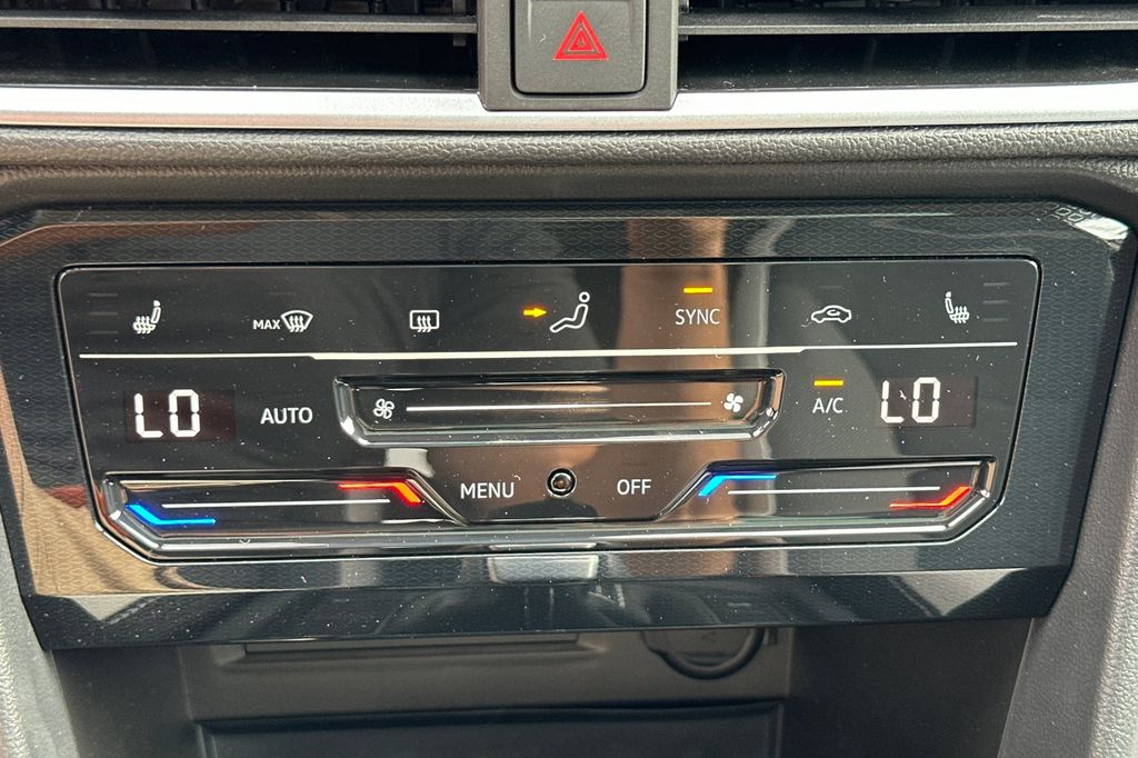 2025 Volkswagen Taos SE - Photo 17