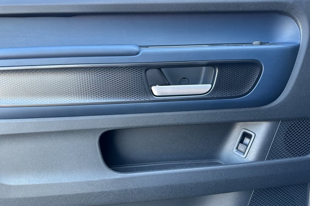 2025 Volkswagen ID. Buzz PRO S - Photo 8