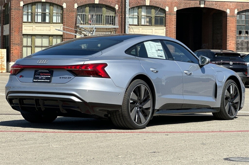 2025 Audi e-tron GT Premium Plus photo 4