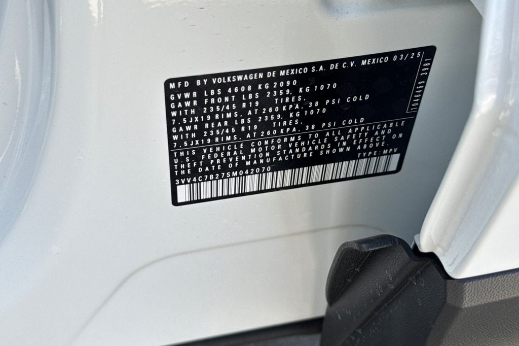 2025 Volkswagen Taos SEL - Photo 24