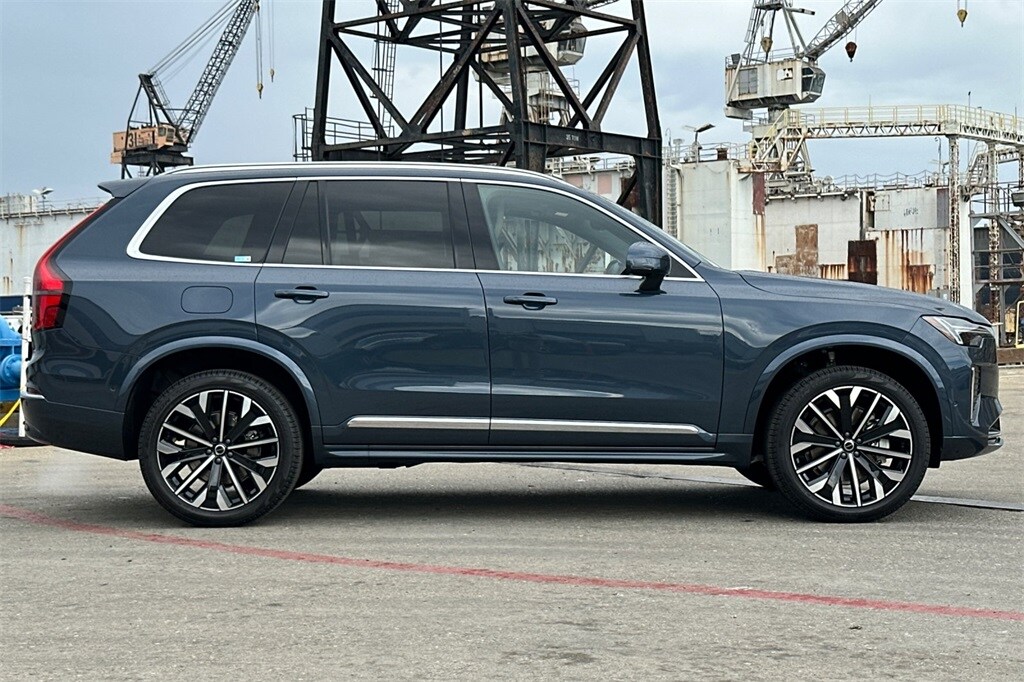 2026 Volvo XC90 B5 Plus photo 3
