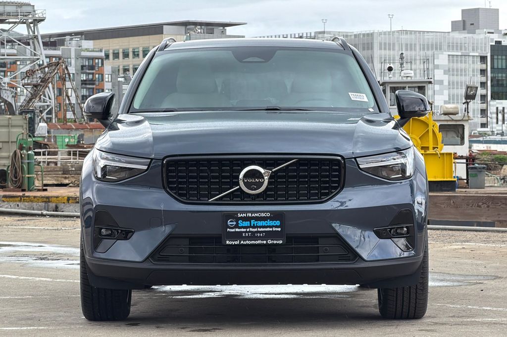 2026 Volvo XC40 Plus - Photo 9