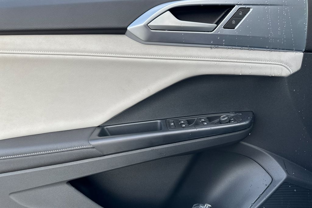 2026 Volkswagen Taos SE - Photo 8