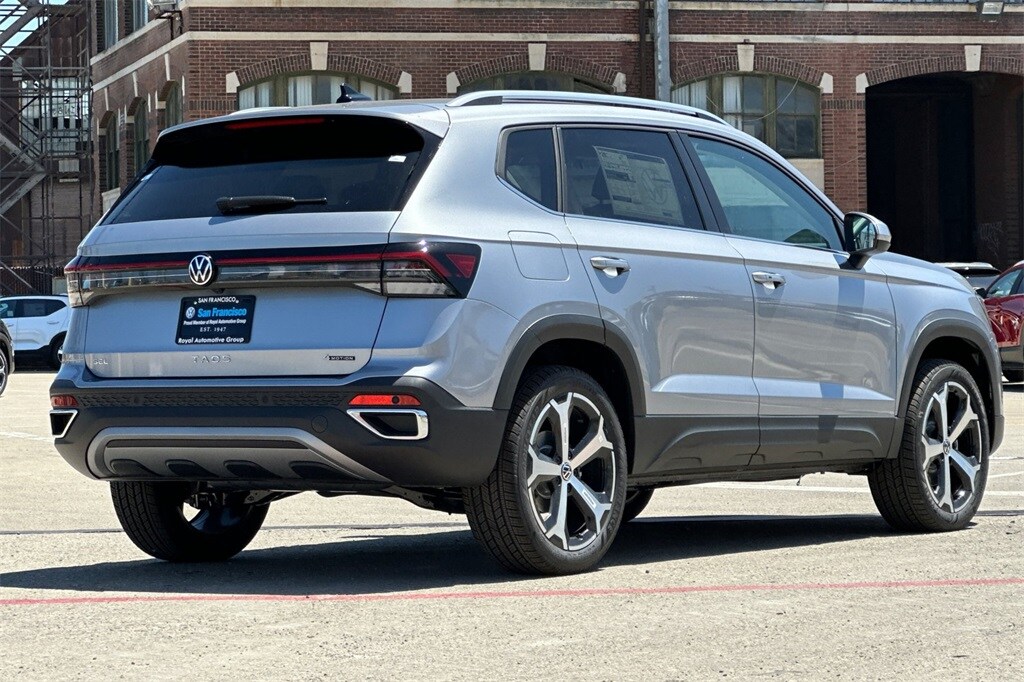 2025 Volkswagen Taos SEL photo 4