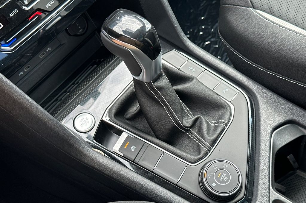 2025 Volkswagen Taos SEL - Photo 19