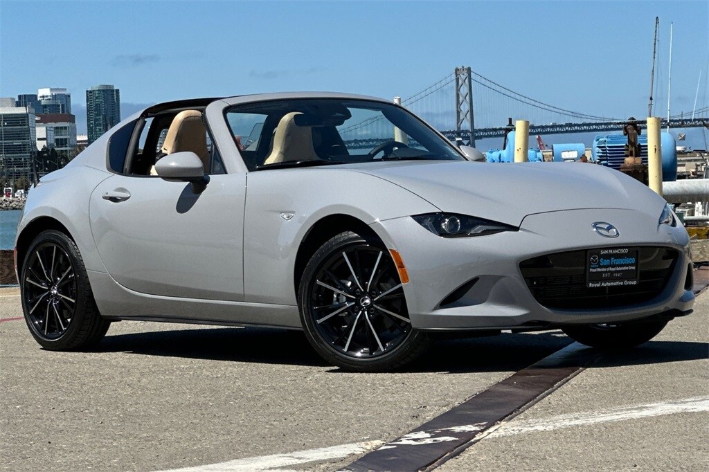 2025 Mazda MX-5 Miata Miata RF Grand Touring photo 2