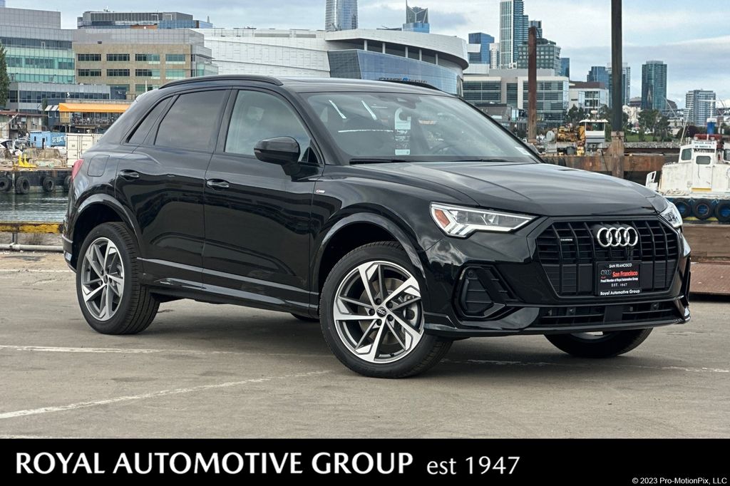 2025 Audi Q3 45 TFSI S Line Premium quattro's photo