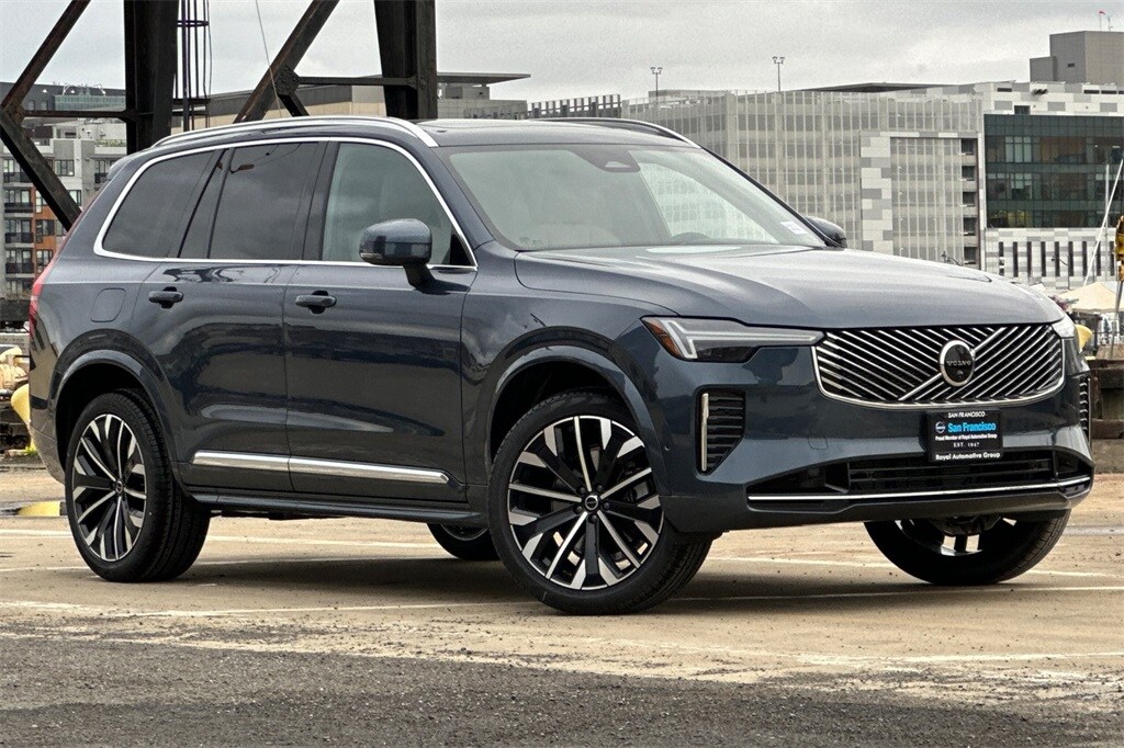 2026 Volvo XC90 Plus photo 2