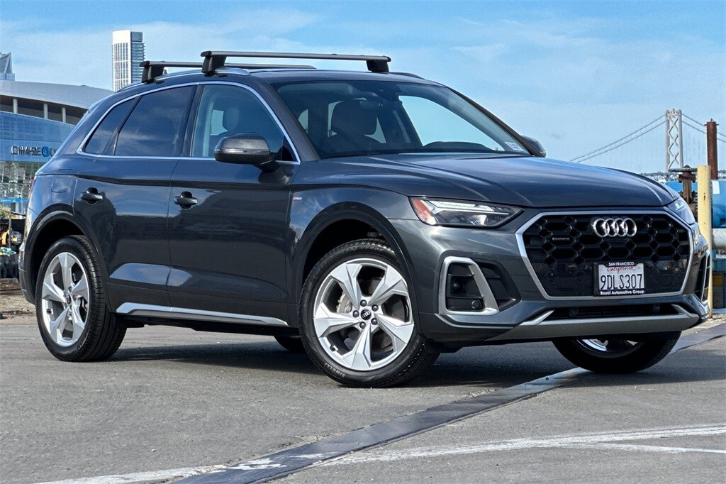 2023 Audi Q5 45 S line Premium Plus photo 2