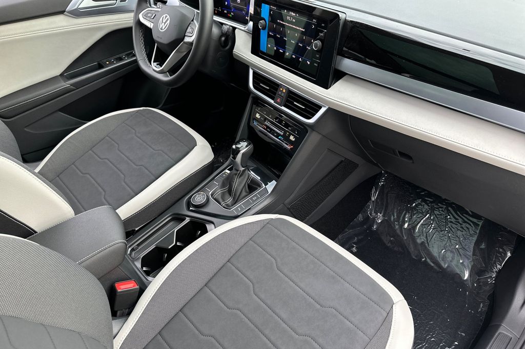 2026 Volkswagen Taos SE - Photo 14
