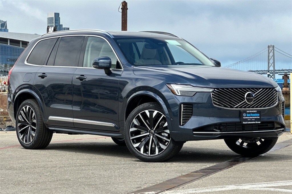 2026 Volvo XC90 T8 photo 2