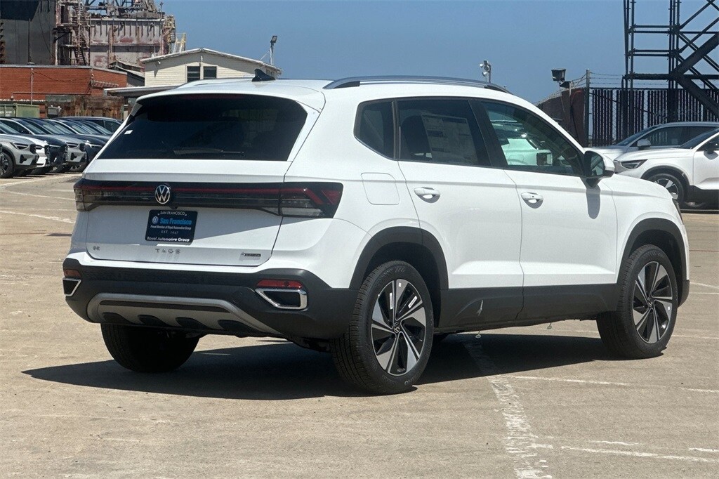 2025 Volkswagen Taos SE photo 4