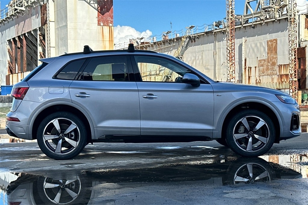2023 Audi Q5 45 S line Premium photo 2