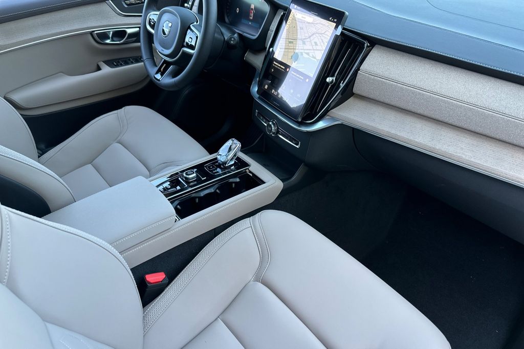2026 Volvo XC90 Core - Photo 14