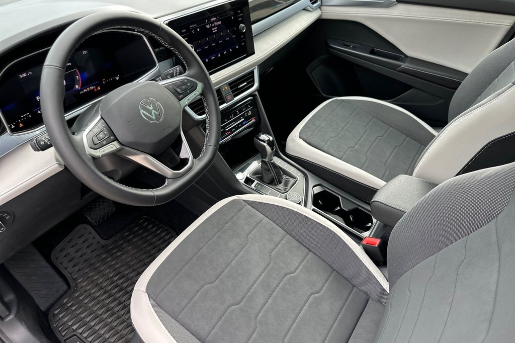 2025 Volkswagen Taos SE - Photo 7