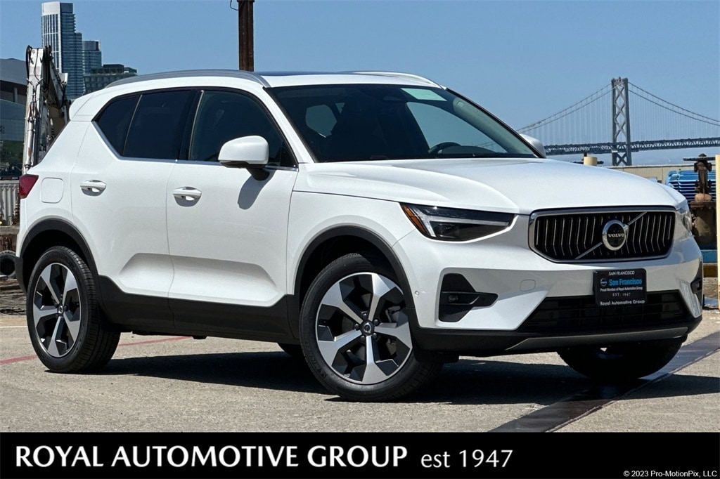2025 Volvo XC40