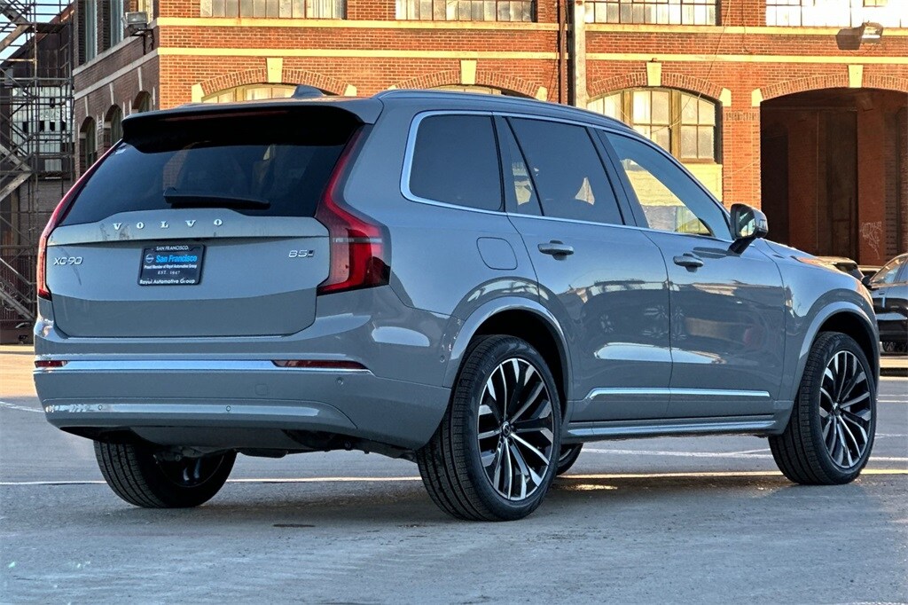 2026 Volvo XC90 B5 Plus photo 4