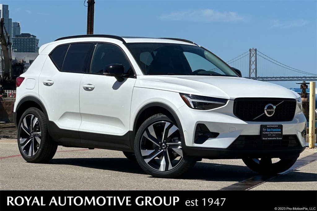 2025 Volvo XC40 Plus