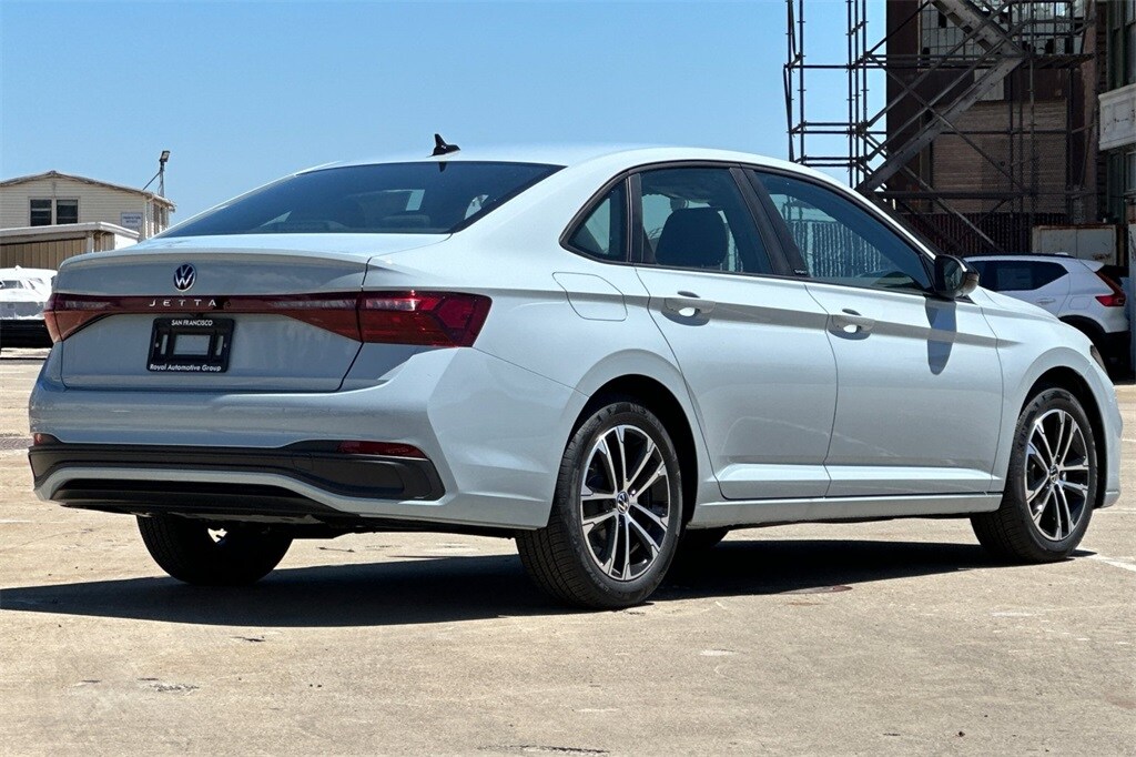 2025 Volkswagen Jetta 1.5T Sport photo 3