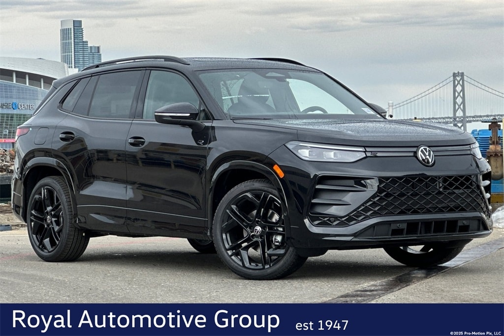 New 2025 Volkswagen Tiguan 2.0T SE R-Line Black SUV
